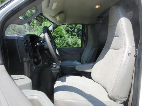 Used 2019 Chevrolet Express 2500 w/ Driver Convenience Package RWD image 38