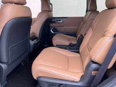Certified 2026 INFINITI QX80 Luxe w/ Cargo Package AWD/4WD image 14