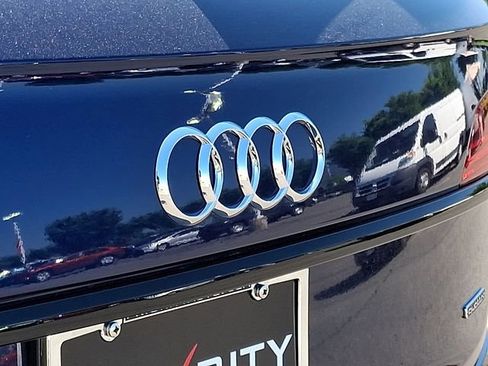 Used 2025 Audi Q5 2.0T Premium w/ Convenience Plus Package AWD/4WD image 34