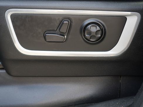 Used 2020 RAM 1500 Laramie AWD/4WD image 17