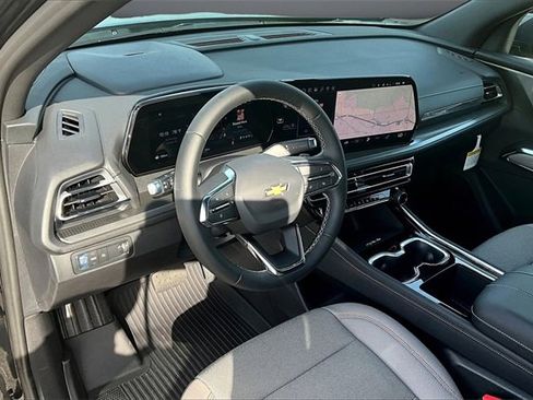 New 2026 Chevrolet Traverse LT w/ LPO, Floor Liner Package image 7