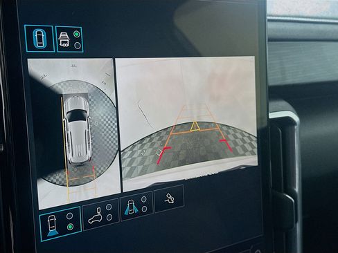 Used 2025 GMC Acadia Elevation image 23