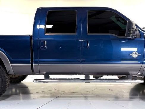 Used 2011 Ford F250 Lariat w/ Lariat Interior Pkg image 3