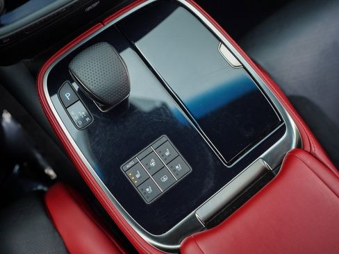 Used 2023 Lexus LS 500 F Sport image 32