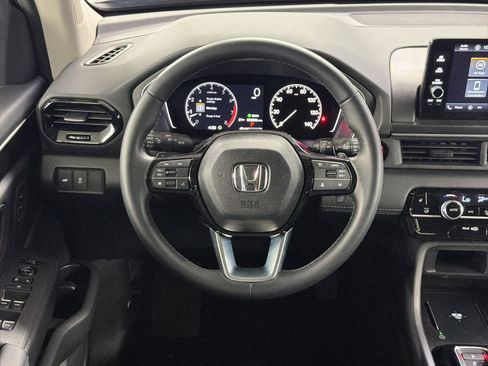 Certified 2025 Honda Pilot EX-L image 17