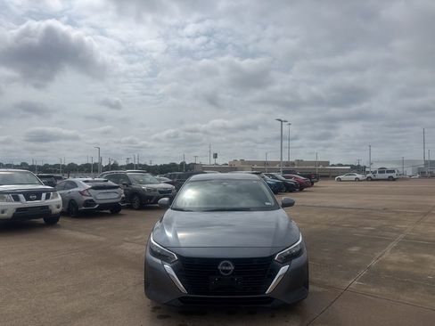 Certified 2025 Nissan Sentra SV w/ All-Weather Package FWD image 4