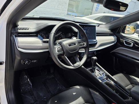 Certified 2026 Jeep Compass Limited AWD/4WD image 10