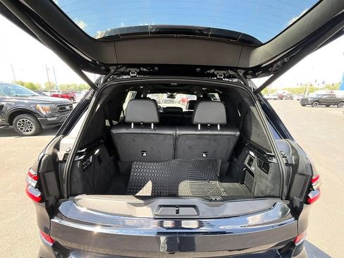 Used 2023 BMW X7 xDrive40i w/ M Sport Package AWD/4WD image 7