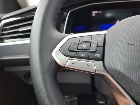 Used 2022 Volkswagen Jetta SE FWD image 19