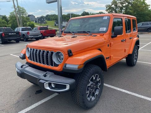 New 2025 Jeep Wrangler Unlimited Sahara w/ Safety Group AWD/4WD image 7