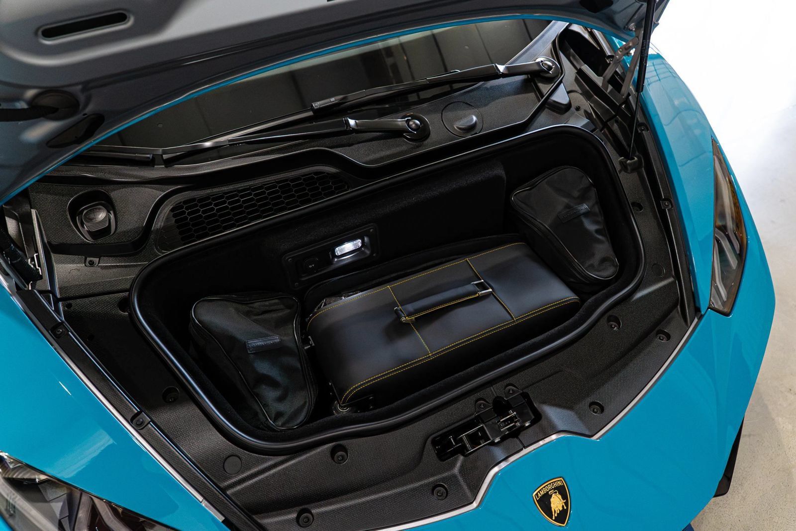 Used 2020 Lamborghini Huracan EVO AWD/4WD image 35