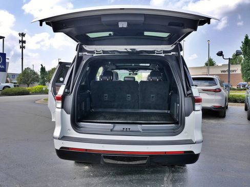 Used 2024 Lincoln Navigator L Reserve AWD/4WD image 16