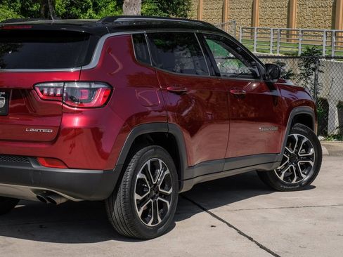 Used 2022 Jeep Compass Limited image 17