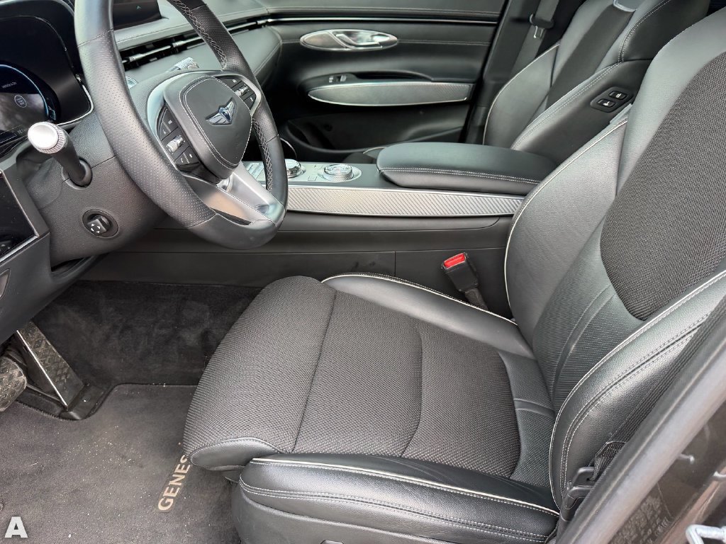 Used 2025 Genesis GV70 2.5T w/ Sport Prestige Package AWD/4WD image 21