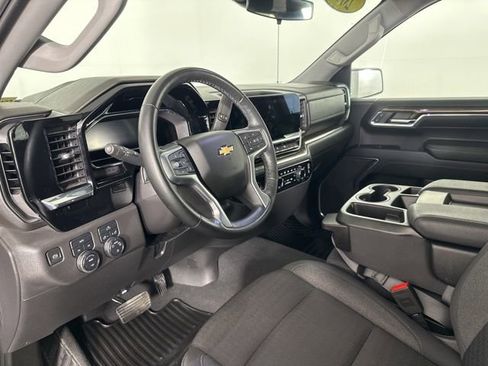 Used 2024 Chevrolet Silverado 1500 LT AWD/4WD image 8