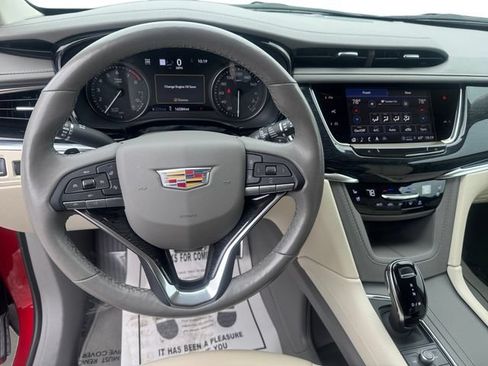 Certified 2024 Cadillac XT6 Premium Luxury w/ Technology Package AWD/4WD image 12