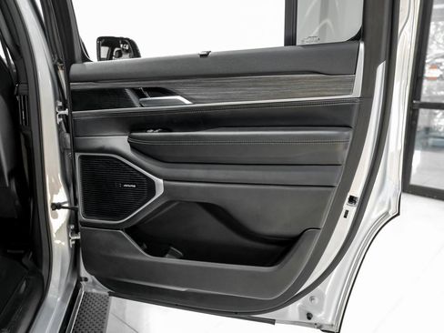 Used 2023 Jeep Wagoneer Series II image 41