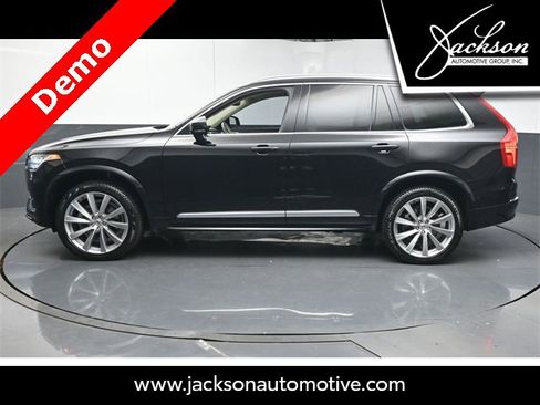 Used 2025 Volvo XC90 B5 Ultra w/ Lounge Package image 5