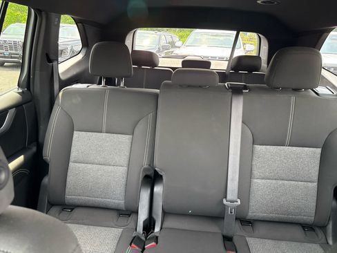 Certified 2025 GMC Acadia Elevation AWD/4WD image 23