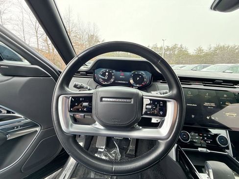 Used 2023 Land Rover Range Rover SE image 11