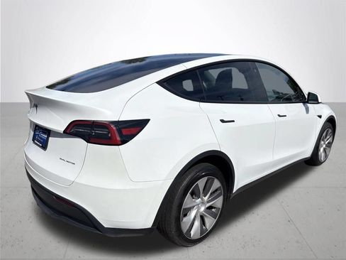 Used 2023 Tesla Model Y Long Range AWD/4WD image 6