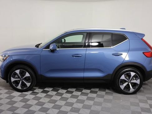 Used 2024 Volvo XC40 B5 Plus AWD/4WD image 5