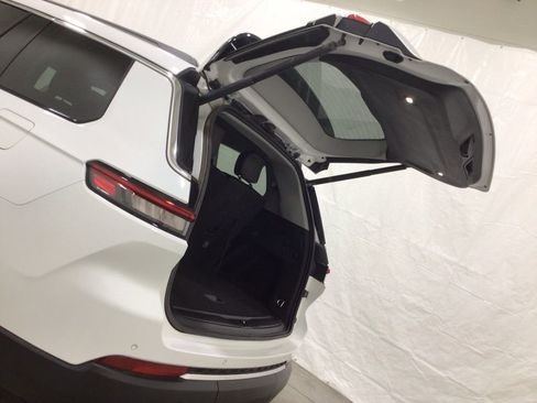 Used 2022 Jeep Grand Cherokee L Limited AWD/4WD image 25