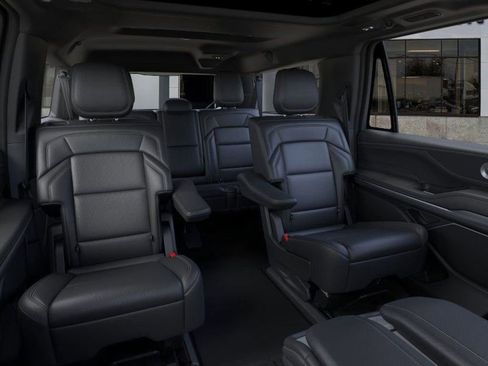 New 2025 Lincoln Navigator L Reserve w/ Jet Appearance Package image 4