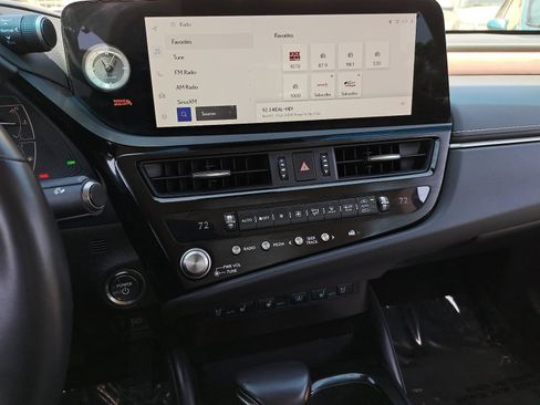 Used 2025 Lexus ES 300h Ultra Luxury w/ Accessory Package (Z2) FWD image 21