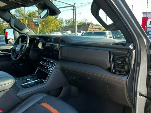 Used 2024 GMC Sierra 2500 AT4 image 22