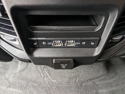 Used 2022 RAM 1500 Limited AWD/4WD image 11