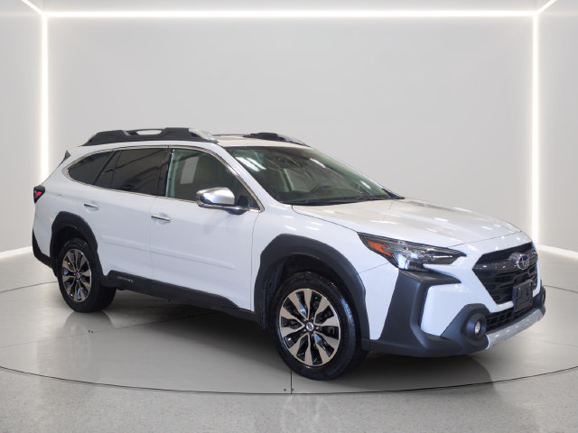 Certified 2025 Subaru Outback Touring AWD/4WD image 8