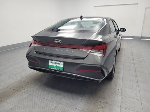 Used 2025 Hyundai Elantra SE FWD image 6