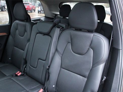 Used 2023 Volvo XC90 B6 Plus image 39