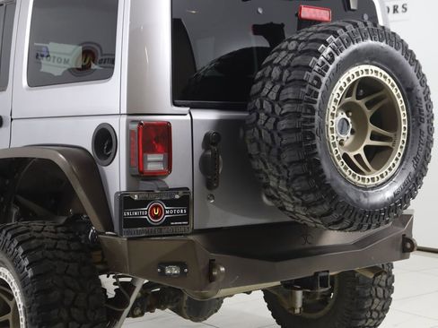 Used 2016 Jeep Wrangler Unlimited Sahara AWD/4WD image 24