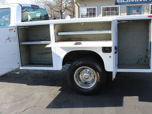 Used 2019 Ford F350 XL w/ Power Equipment Group image 36