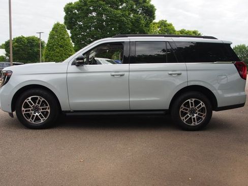Certified 2025 Ford Expedition Active AWD/4WD image 4
