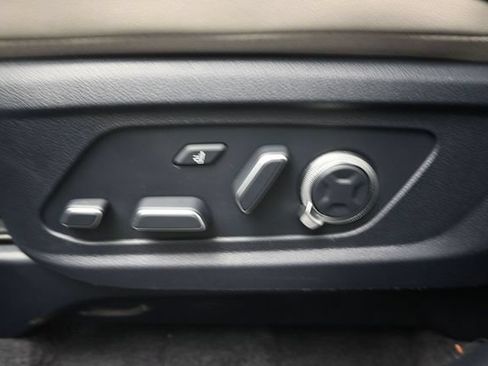 Used 2025 Hyundai Palisade Calligraphy AWD/4WD image 11