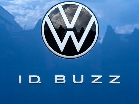 Used 2025 Volkswagen ID. Buzz 1st Edition AWD/4WD image 12