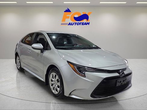 Certified 2025 Toyota Corolla LE FWD image 6