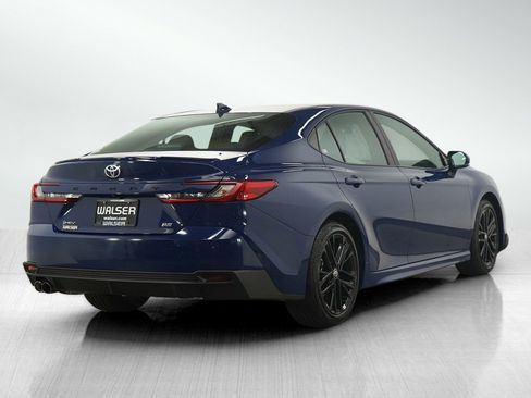 Used 2025 Toyota Camry SE image 5