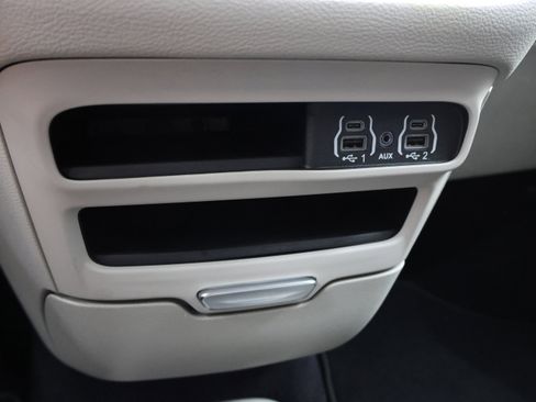 Used 2023 Chrysler Pacifica Touring-L AWD/4WD image 48