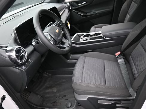 New 2026 Chevrolet Equinox LT w/ LPO, Floor Liner Package FWD image 8