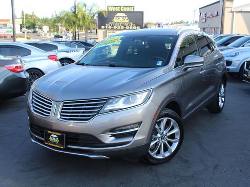 Used 2017 Lincoln MKC Select w/ Select Plus Package image 41