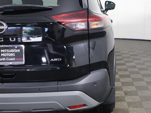 Used 2023 Nissan Rogue S AWD/4WD image 11