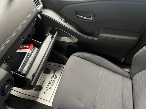 Used 2024 Nissan Frontier SV w/ Technology Package image 42