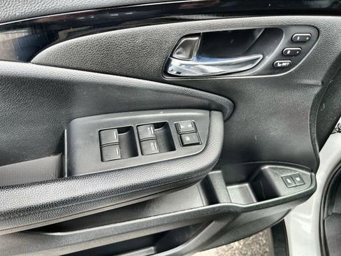 Used 2022 Honda Pilot Touring image 16