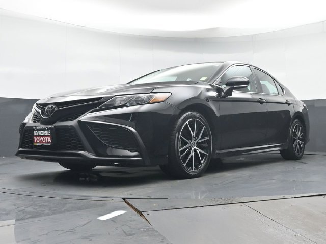 Certified 2024 Toyota Camry SE w/ Cold Weather Package AWD/4WD image 28