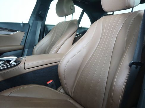 Used 2019 Mercedes-Benz E 300 image 10