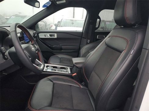 Certified 2023 Ford Explorer ST-Line w/ Class IV Trailer Tow Package image 12